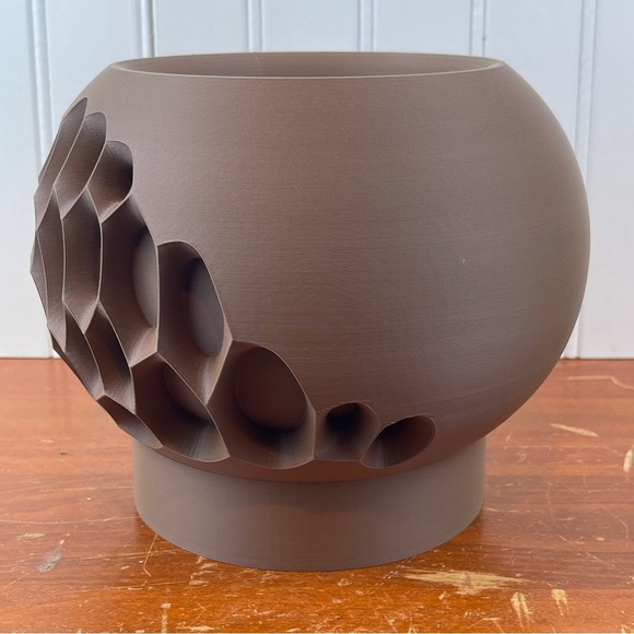 Indoor Flower Pot, The Virus Planter Pot, Houseplants, Ecofriendly - Picture 5 of 10